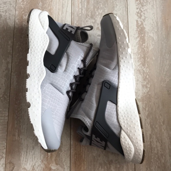 NWTNike Huarache Run Ultra! - Picture 6 of 8